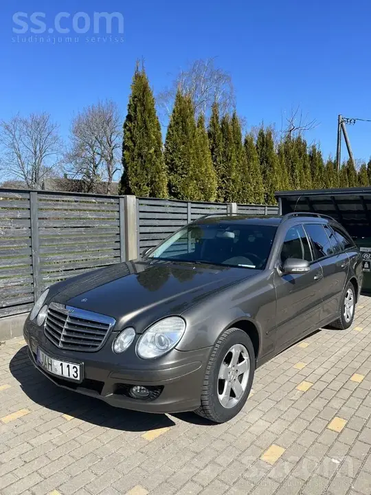 Mercedes-Benz E220