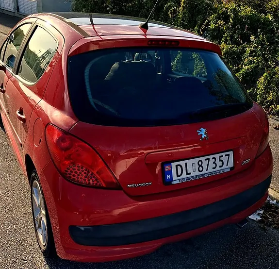 Peugeot 207 2008 photo 3