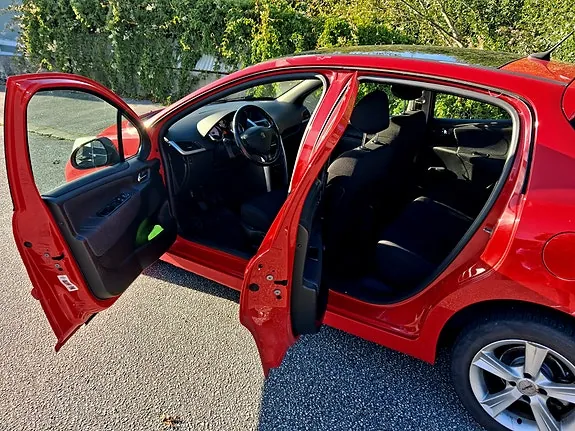 Peugeot 207 2008 photo 4