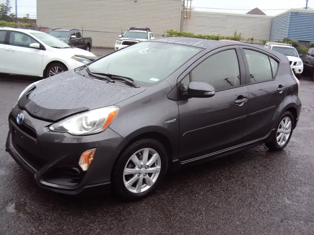 Toyota Prius C 2017 photo 3