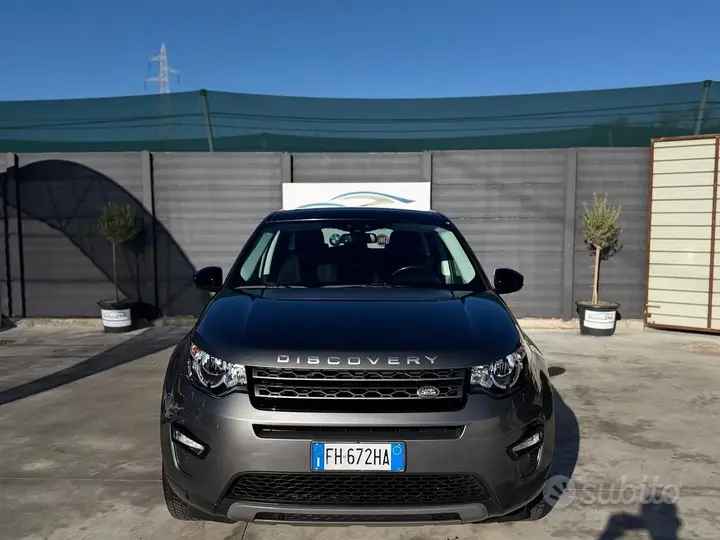 Land Rover Discovery Sport 2017 photo 2