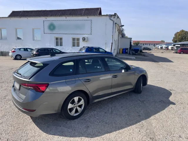 Skoda Octavia Combi 2022 photo 2