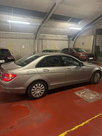 Mercedes-Benz C220
