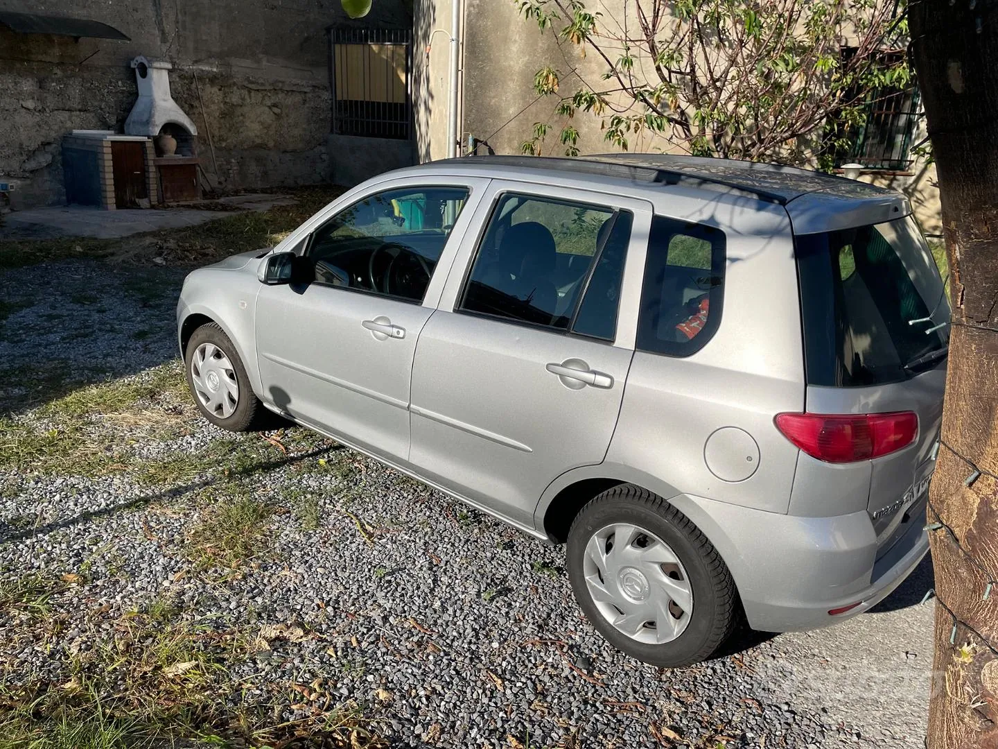 Mazda 2 2004 photo 3