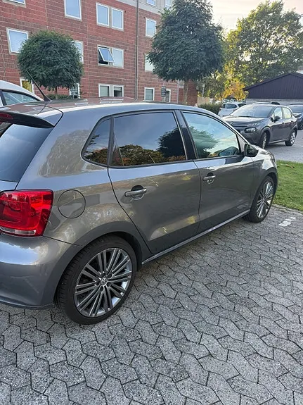 Volkswagen Polo 2011 photo 2