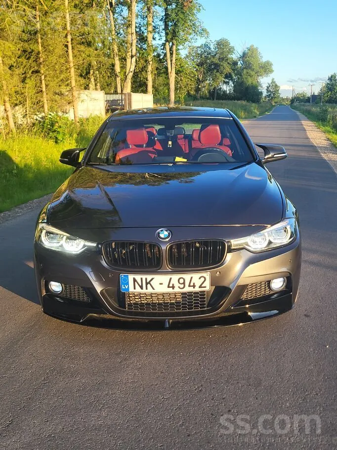 BMW 3 Series 2012 photo 2