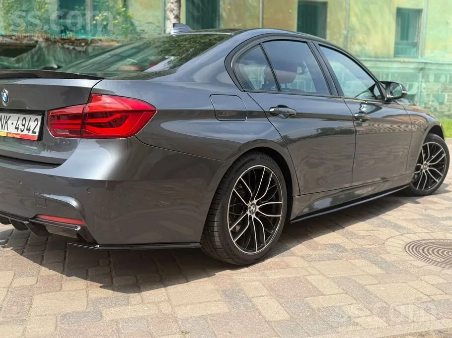 BMW 3 Series 2012 photo 5