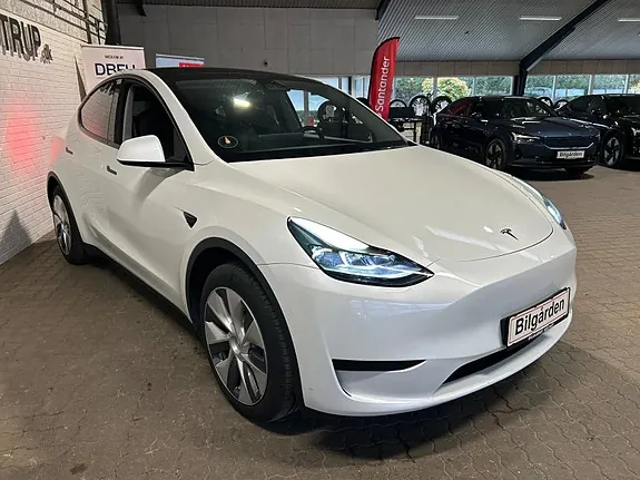 Tesla Model Y 2024 photo 2