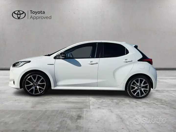 Toyota Yaris 2021 photo 2