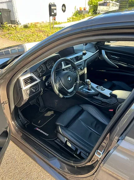 BMW 320D 2012 photo 2