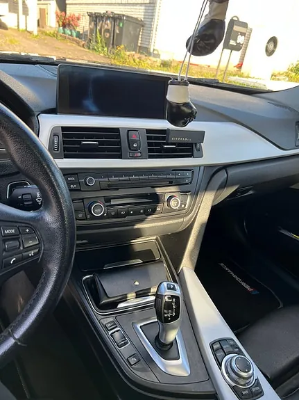 BMW 320D 2012 photo 3