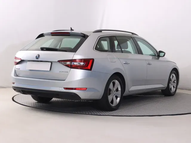 Skoda Superb Combi 2016 photo 4