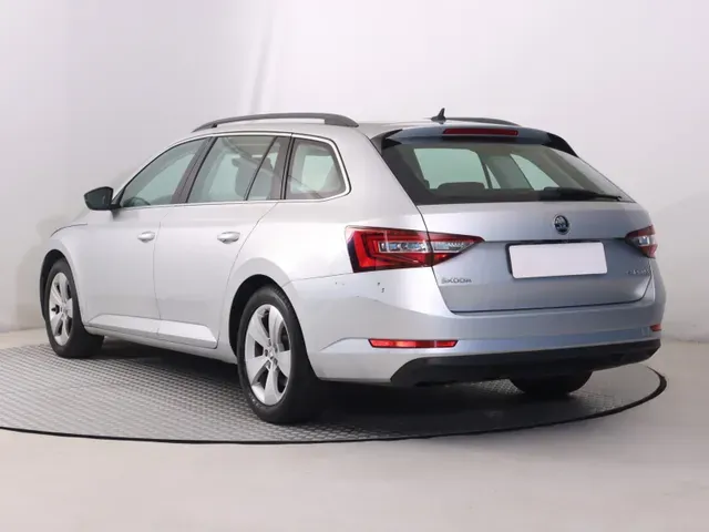 Skoda Superb Combi 2016 photo 3