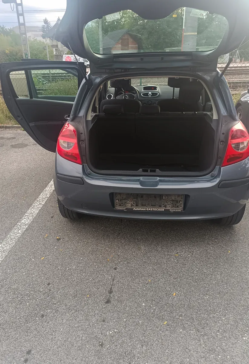 Renault Clio 2008 photo 2