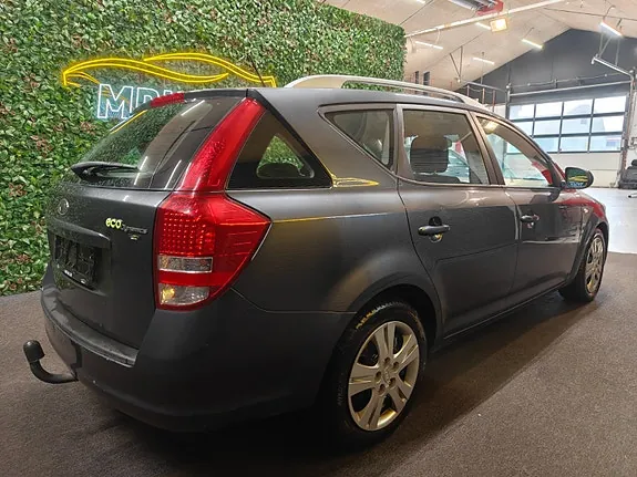 Kia Ceed 2010 photo 4