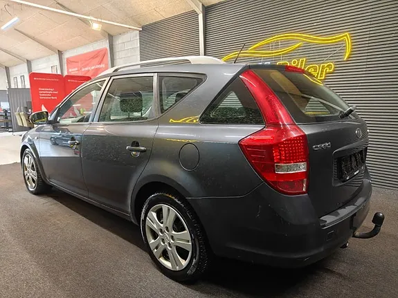 Kia Ceed 2010 photo 3