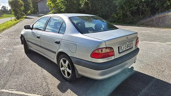 Toyota Avensis 2002 photo 4
