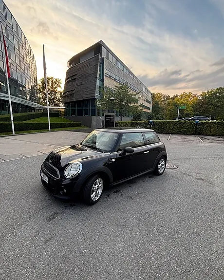 Mini One 2013 photo 2