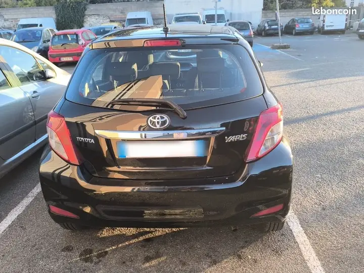 Toyota Yaris 2012 photo 2