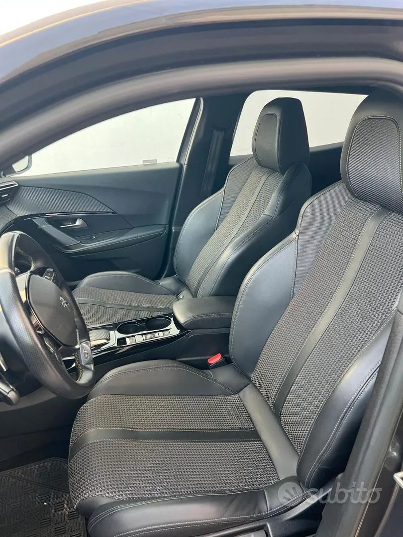 Peugeot 2008 2022 photo 3