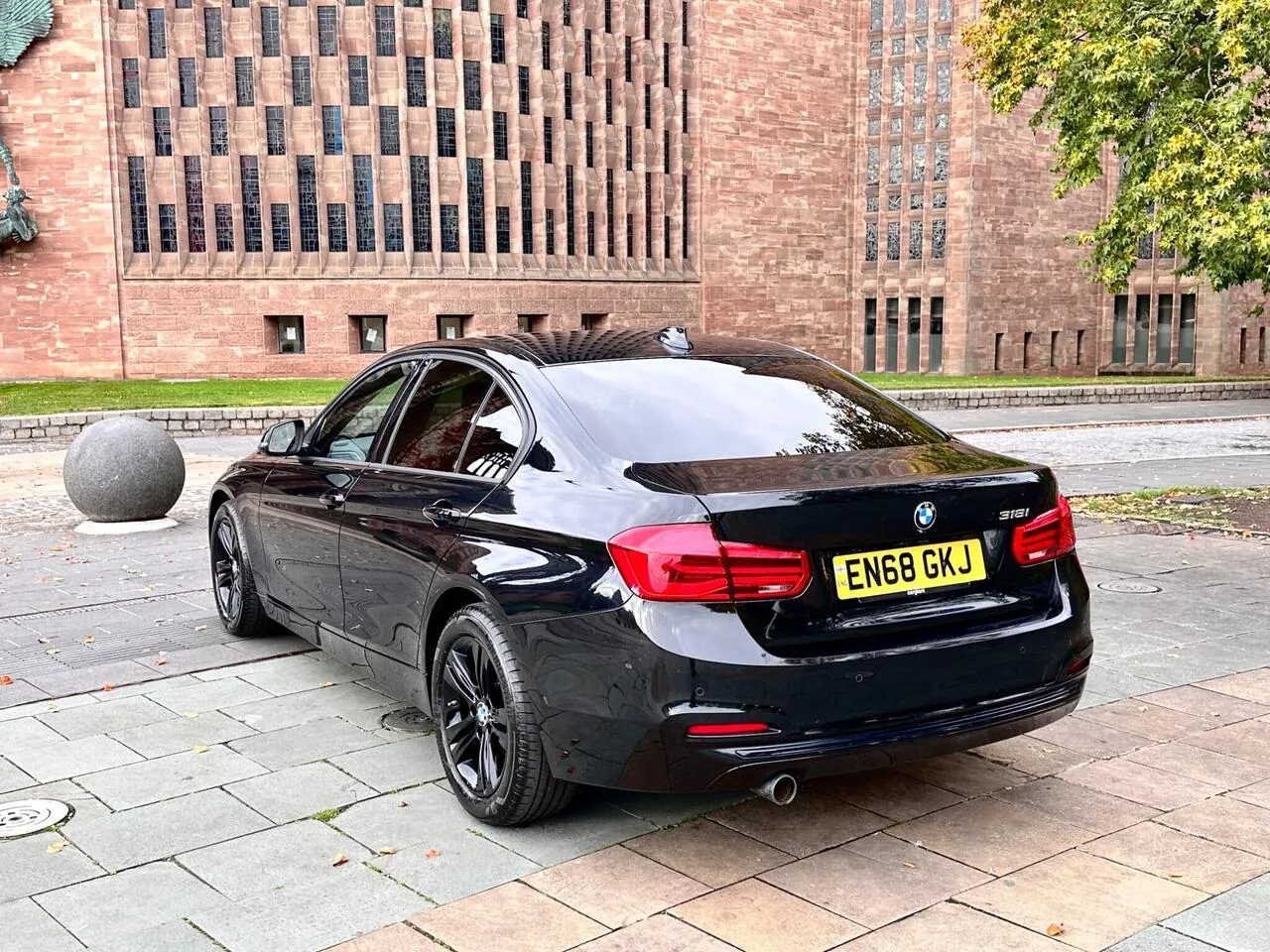 BMW 3 Series 2018 photo 4