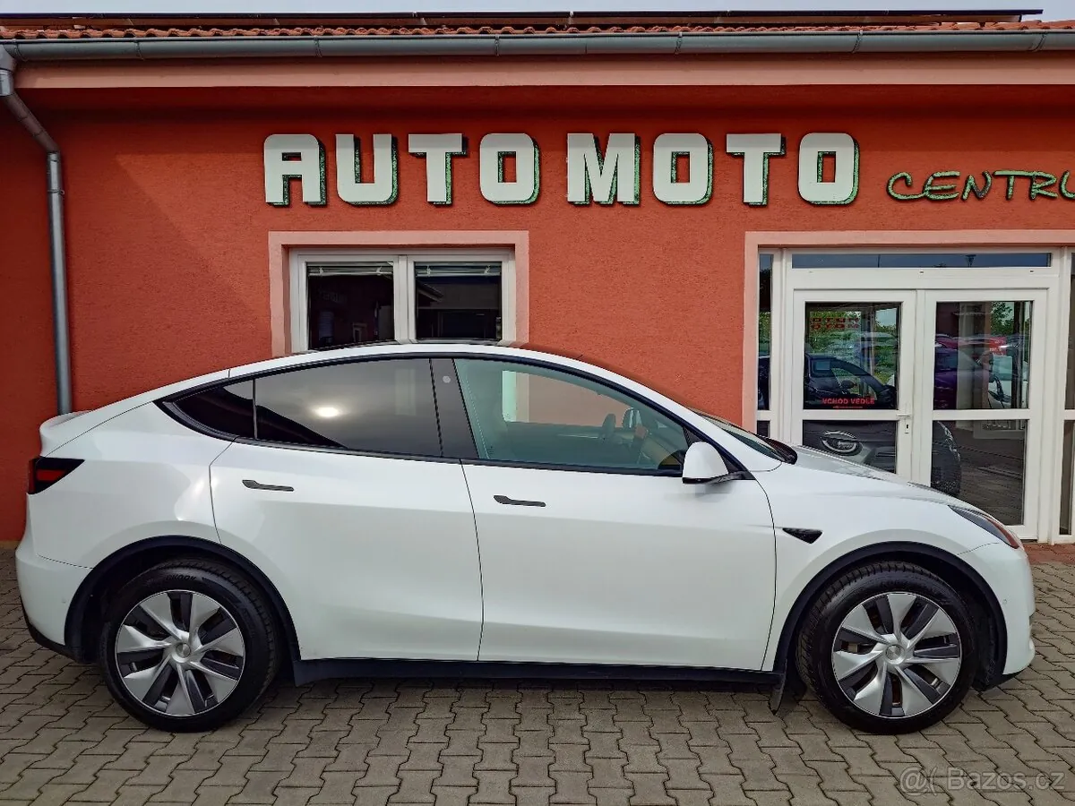 Tesla Model Y 2022 photo 2