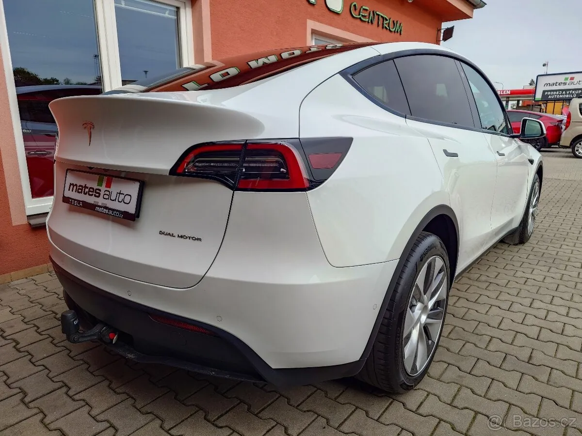 Tesla Model Y 2022 photo 3