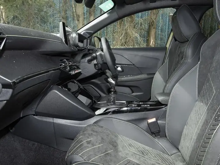 Peugeot 208 2026 photo 5
