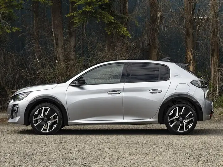 Peugeot 208 2026 photo 4