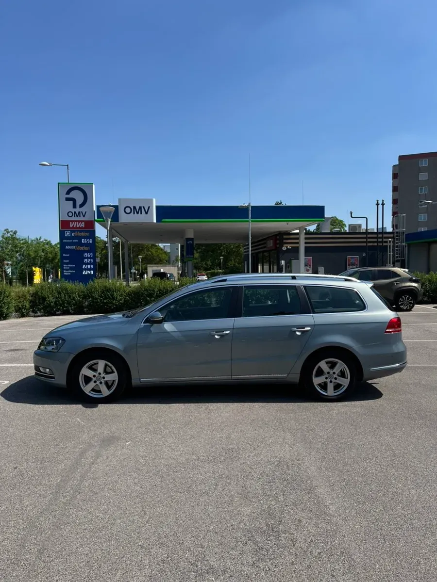 Volkswagen Passat 2011 photo 3