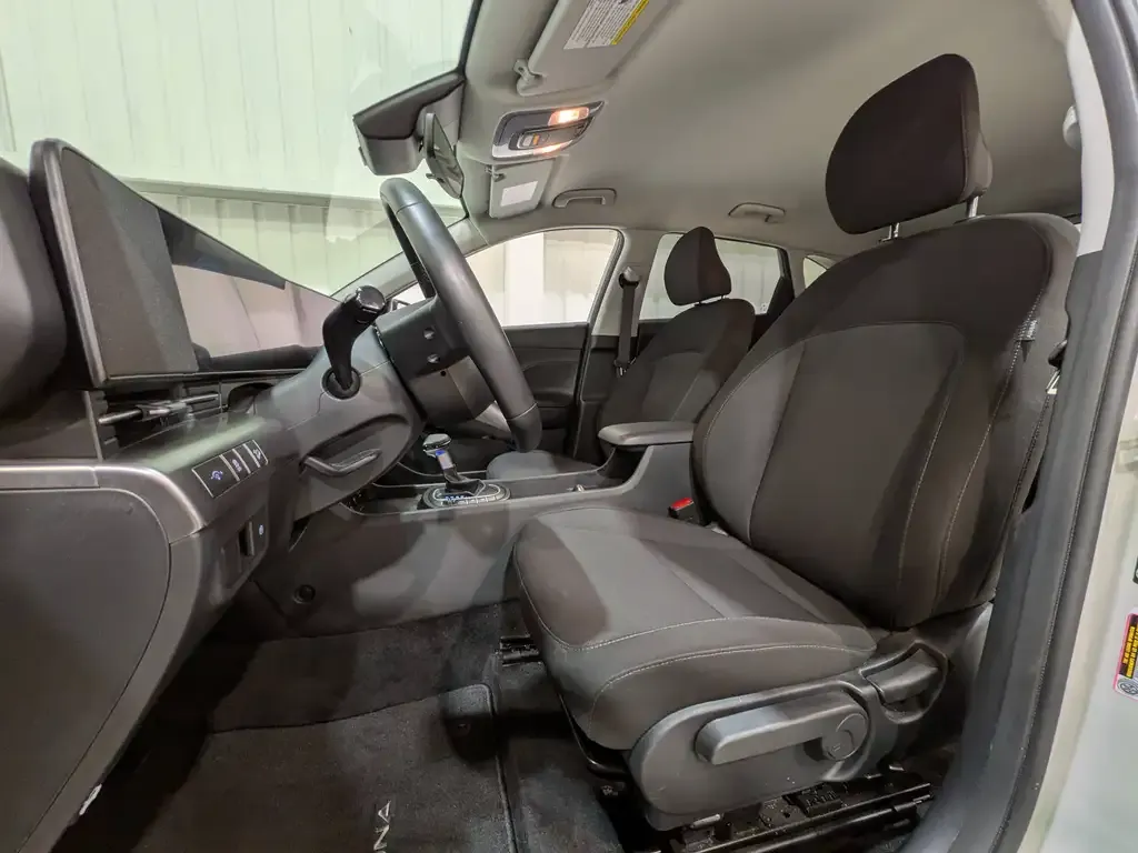 Hyundai Kona 2025 photo 2