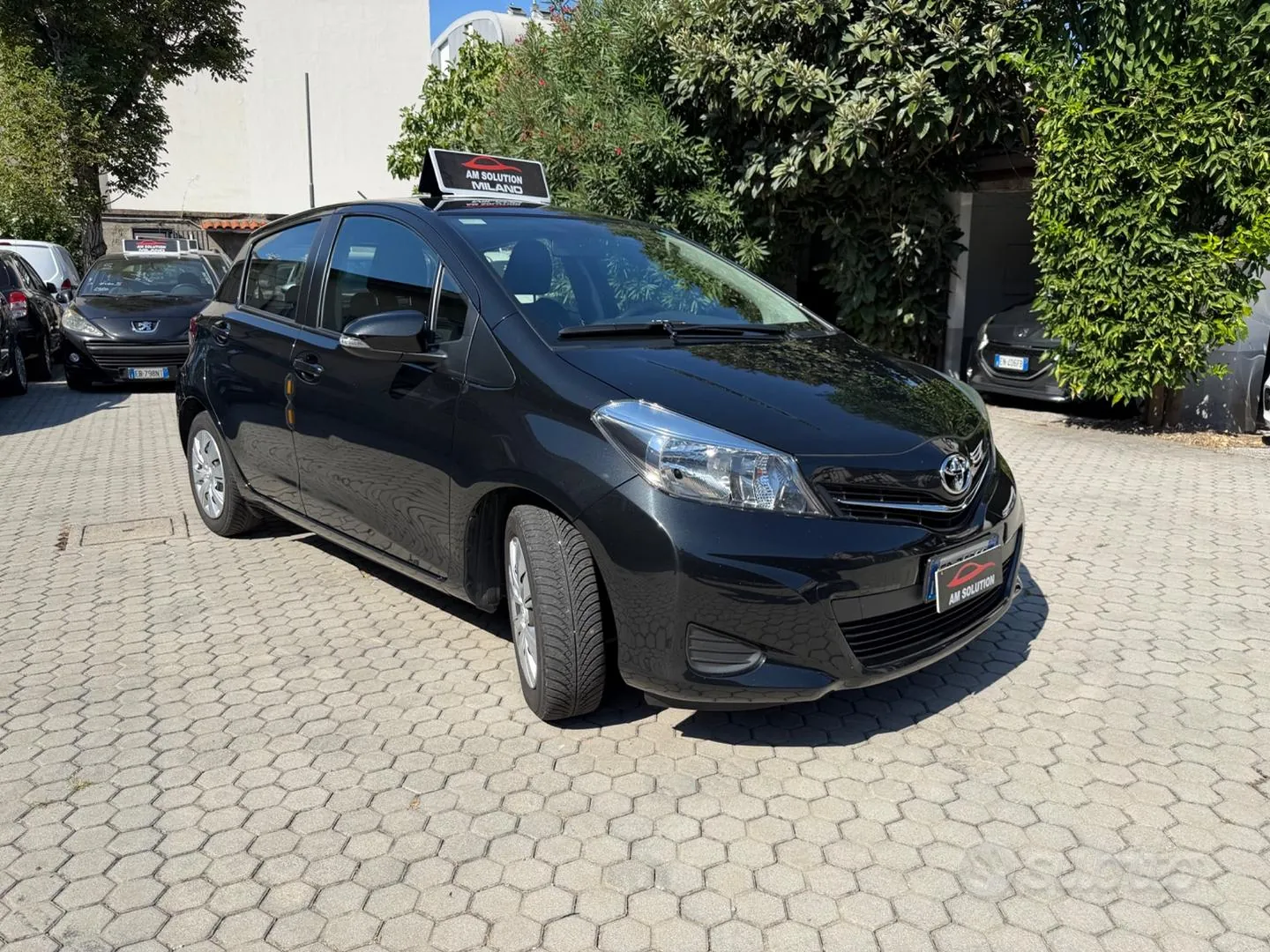 Toyota Yaris 2013 photo 2