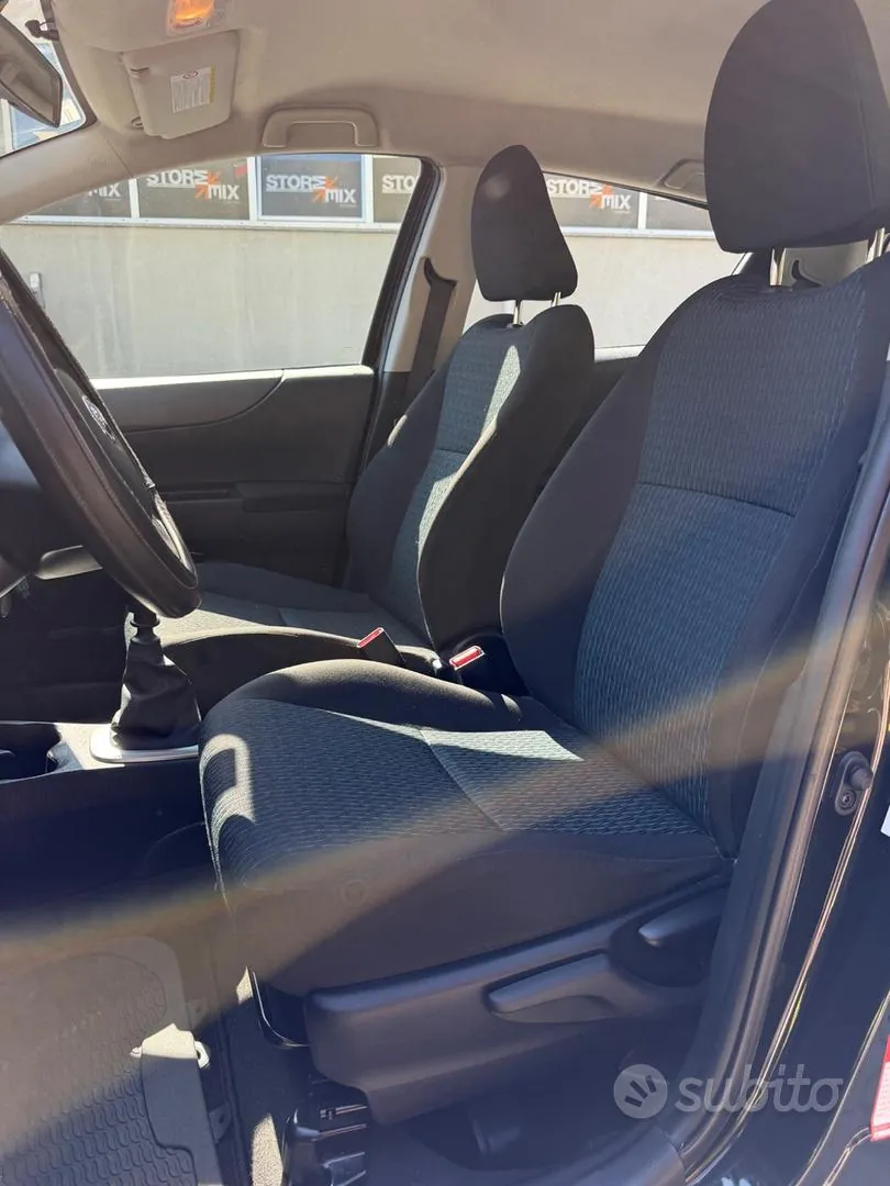Toyota Yaris 2013 photo 5