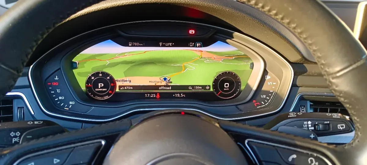 Audi A4 2019 photo 2