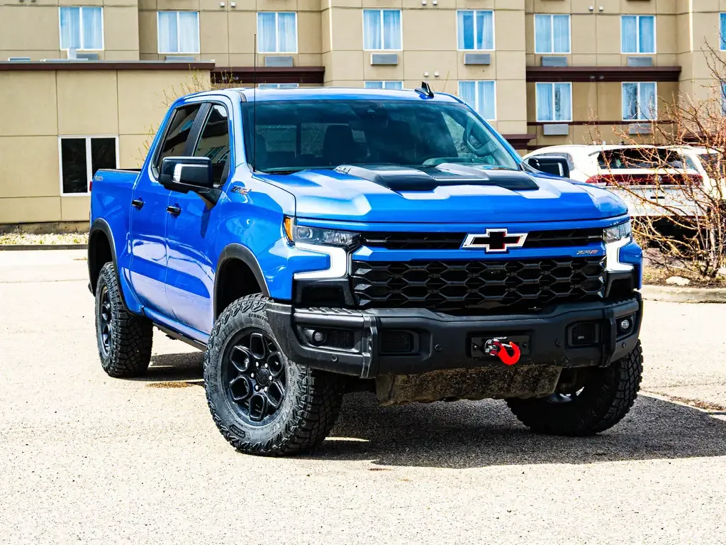 Chevrolet Silverado 1500 2025 photo 2
