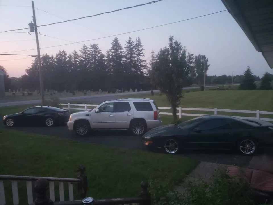 Cadillac Escalade 2011 photo 2