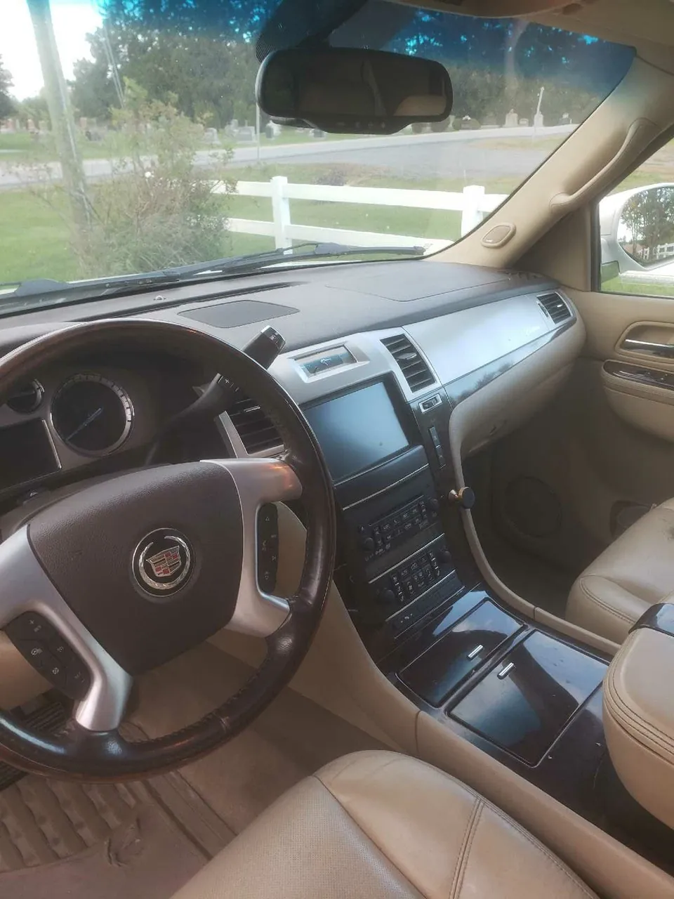 Cadillac Escalade 2011 photo 4