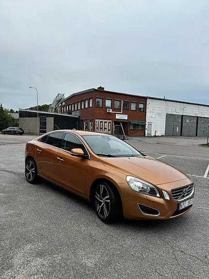 Volvo S60 2011 photo 2