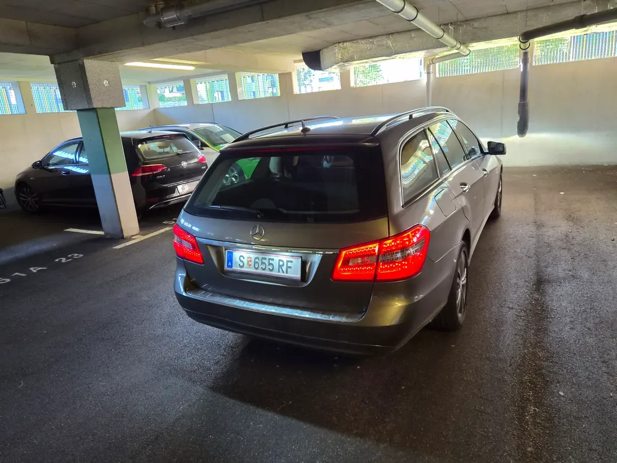 Mercedes-Benz E-Class 2010 photo 3