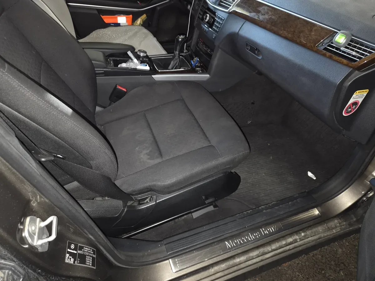 Mercedes-Benz E-Class 2010 photo 2