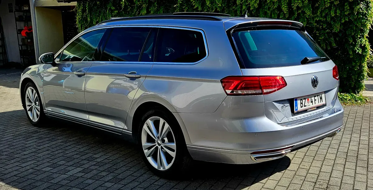 Volkswagen Passat 2018 photo 2