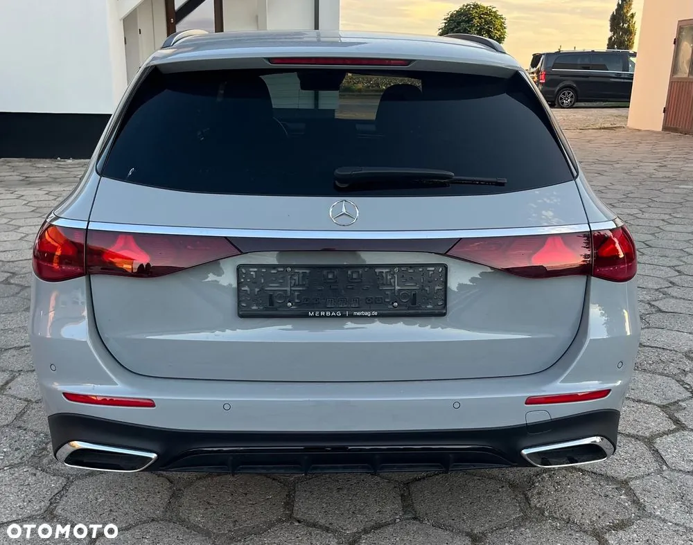 Mercedes-Benz E-Class 2025 photo 2