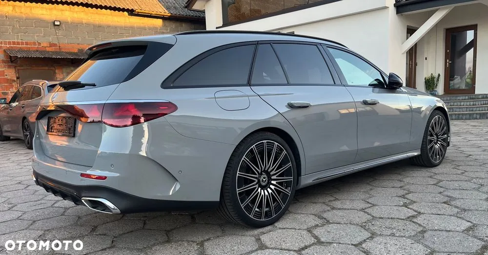 Mercedes-Benz E-Class 2025 photo 5