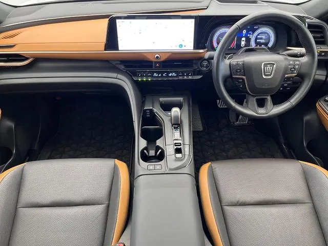 Toyota Crown Crossover 2023 photo 2