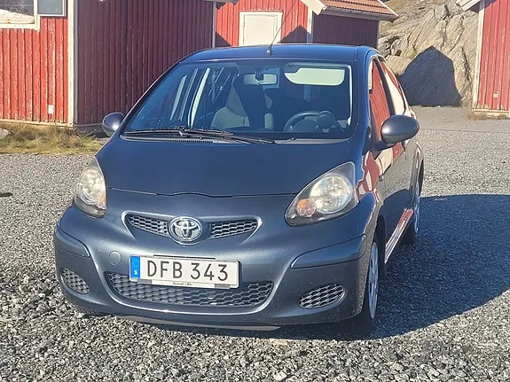 Toyota Aygo 2010 photo 2