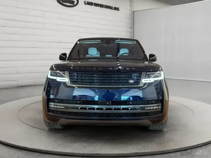 Land Rover Range Rover 2023 photo 2