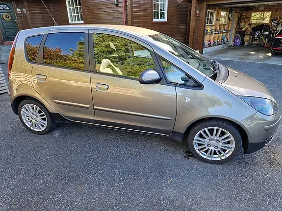 Mitsubishi Colt 2008 photo 2