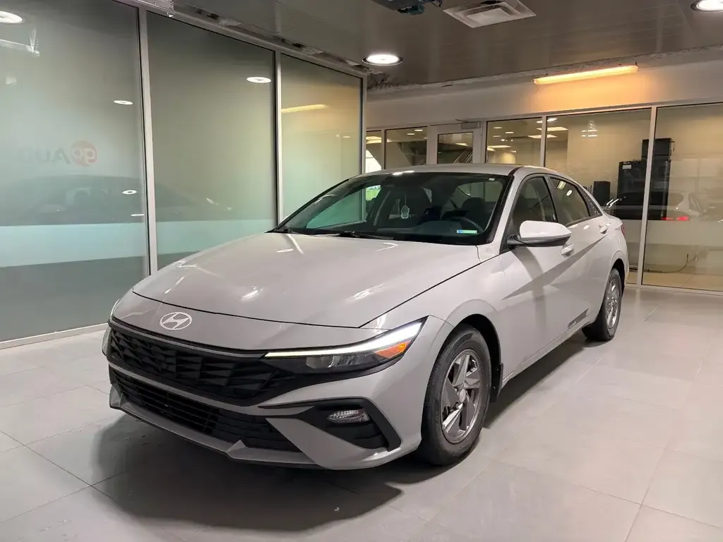 Hyundai Elantra 2025 photo 3