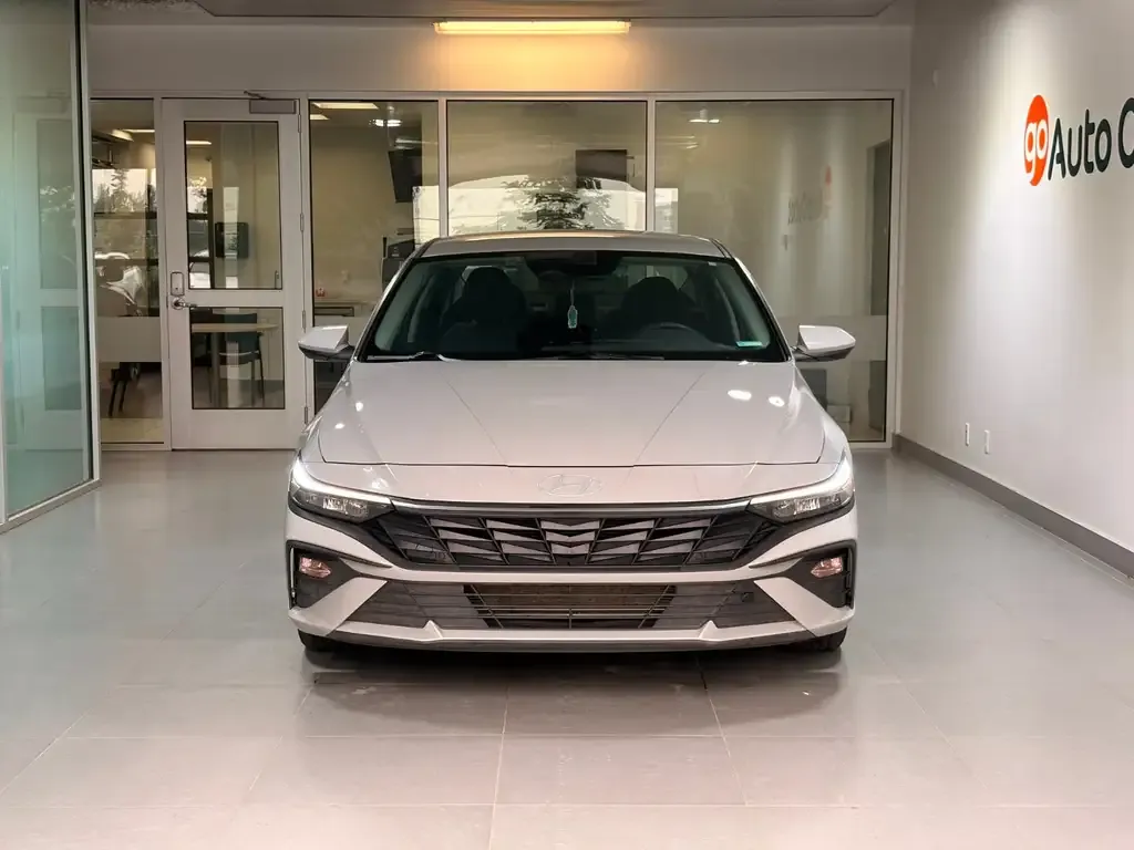 Hyundai Elantra 2025 photo 2