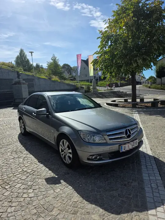 Mercedes-Benz C-Class 2010 photo 2